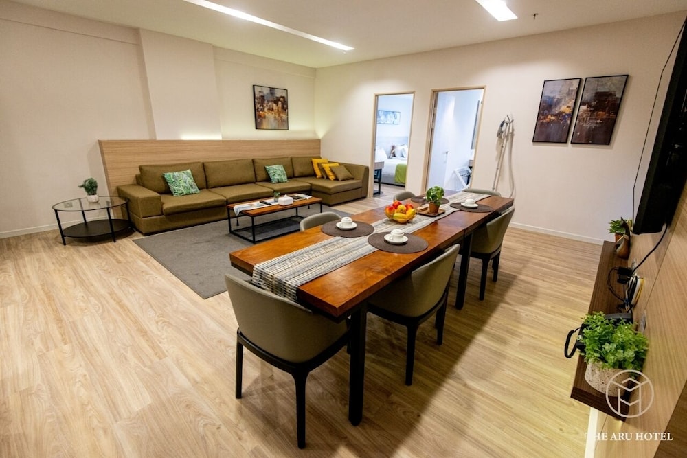 Deco Home @Aru Suites 36/50