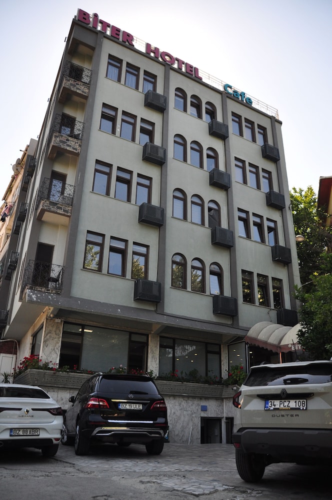 Biter Hotel 6/44