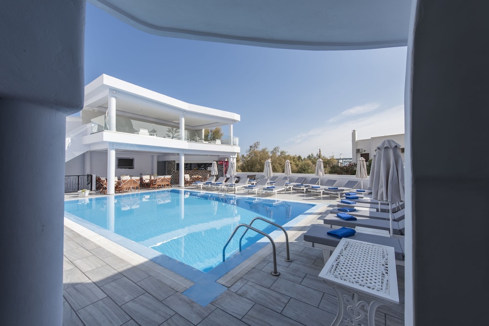 Blue Waves Hotel 40/70