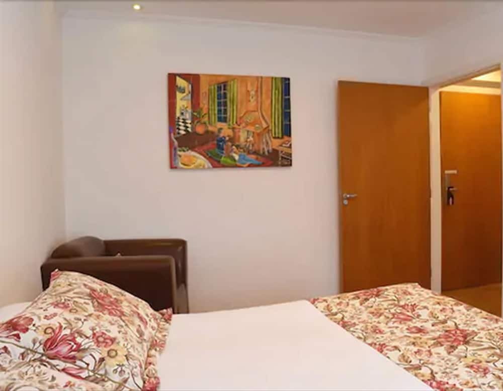 Pousada Moderna 12/60