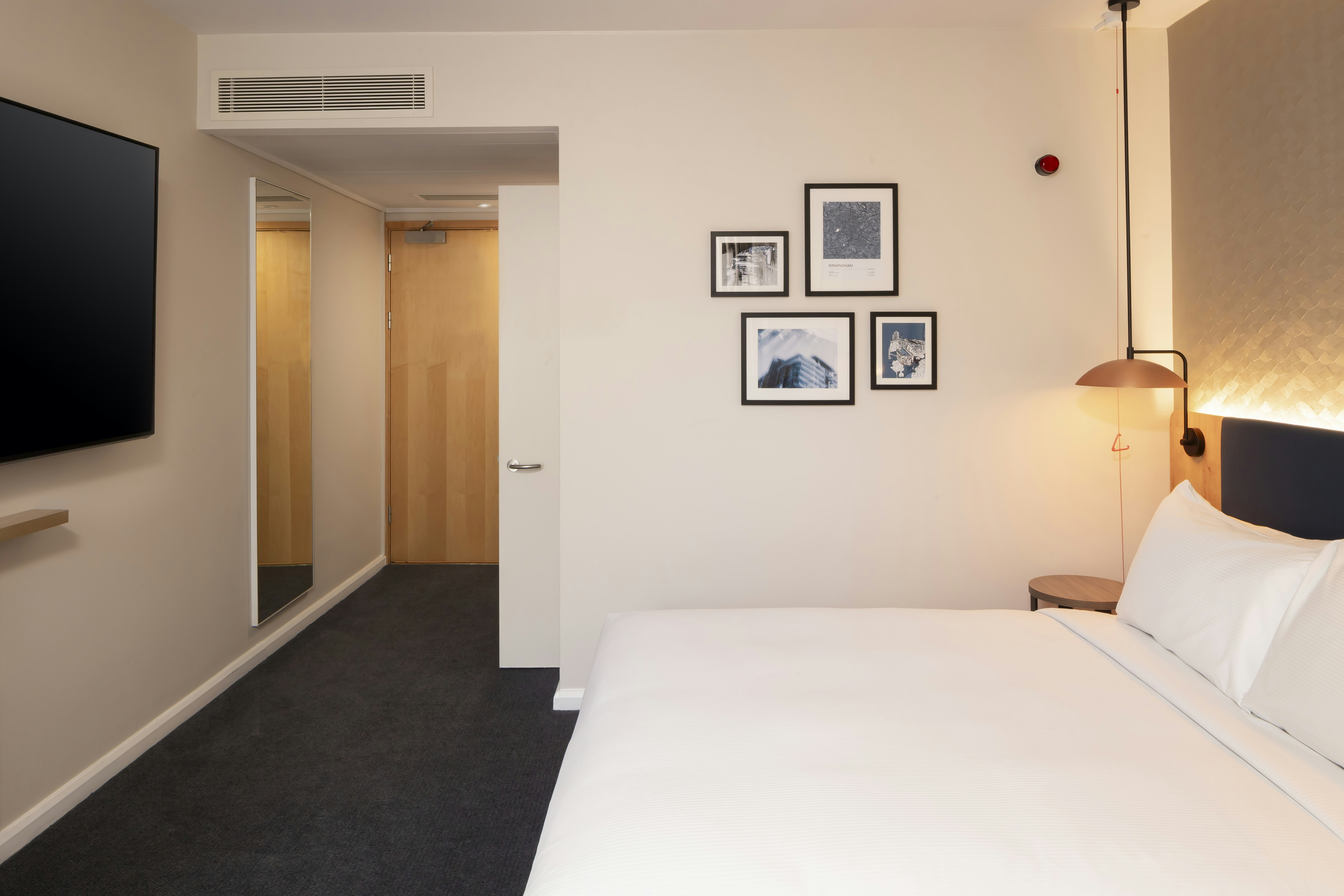GUEST ROOM, QUEEN BED, ACCESSIBLE