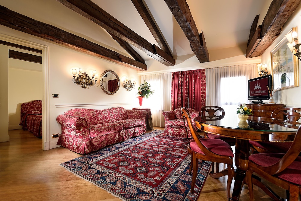 Torre dell Orologio Suites 40/60