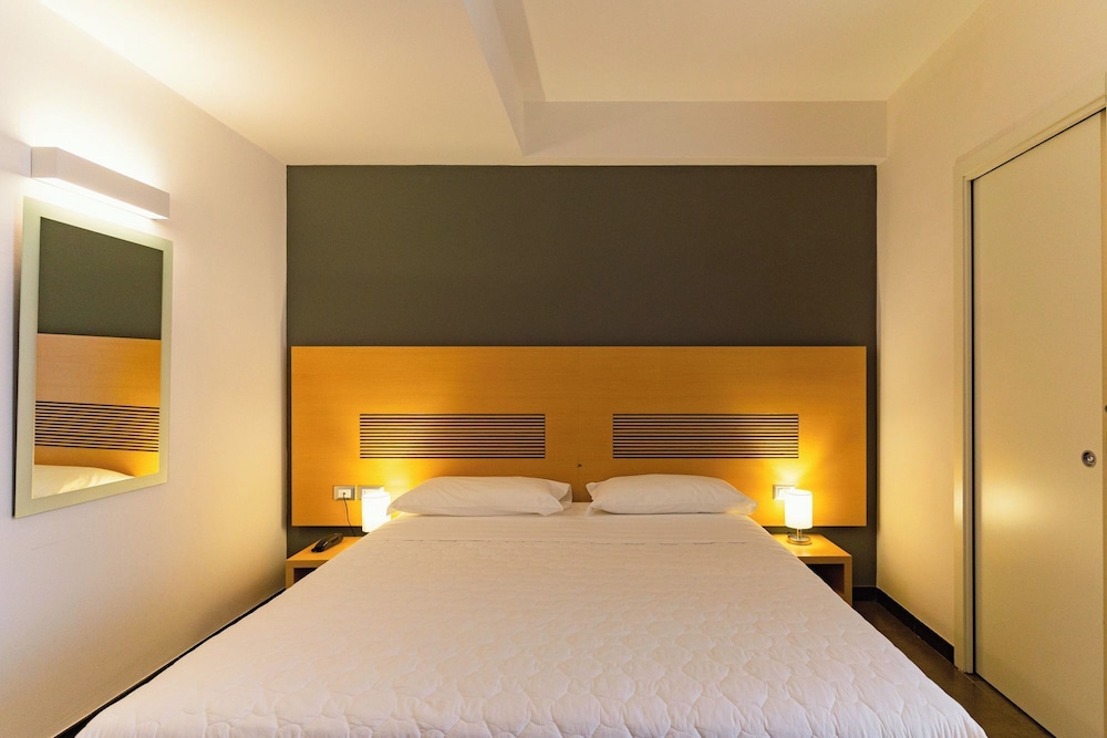 Room, Single, Double Bed