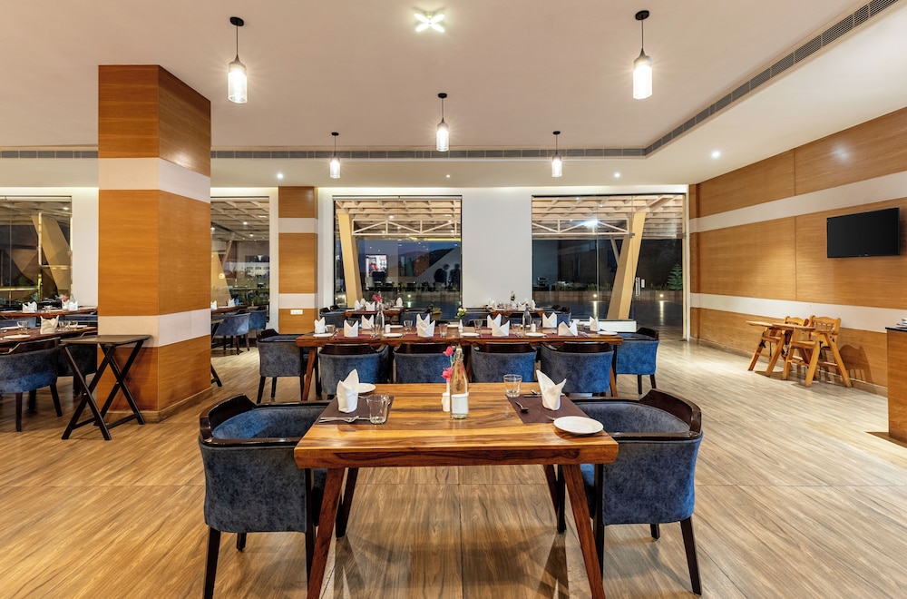 Via Lakhela Resort & Spa 40/50