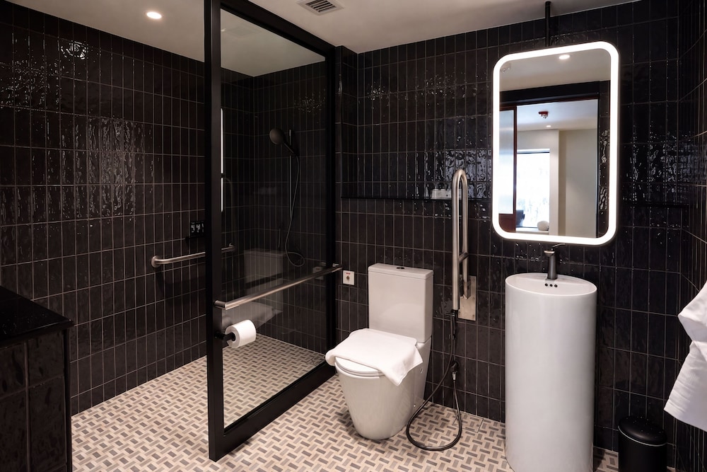 Link Hotel Singapore 48/49