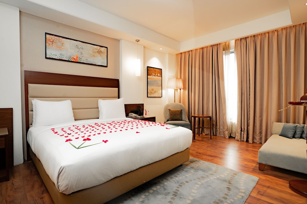 Suite, King Bed