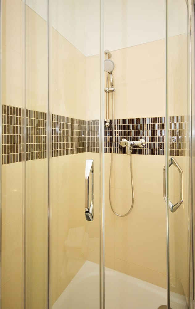 Elizabeth Suites 48/50