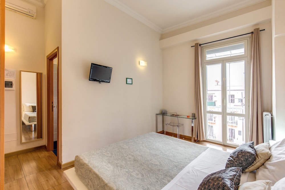 BON TON SUITE 18/49