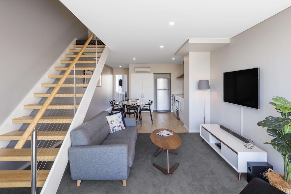 Oaks Nelson Bay Lure Suites 48/62