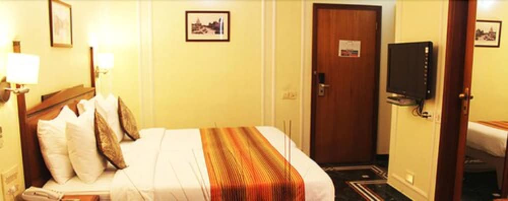 Hiltop Hotel 14/56