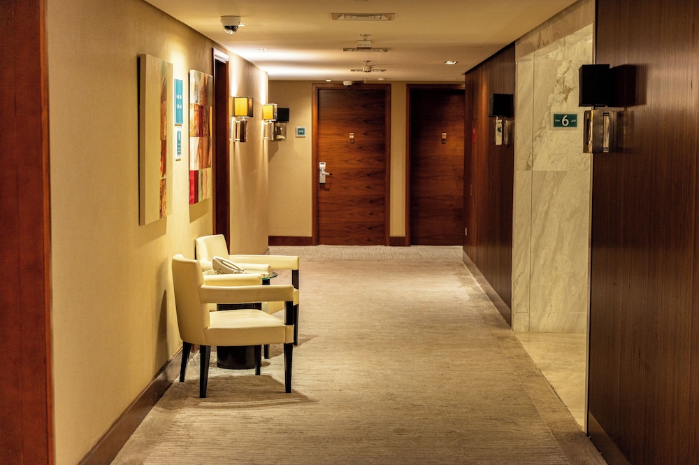 Majestic Premier Hotel Bur Dubai 11/50