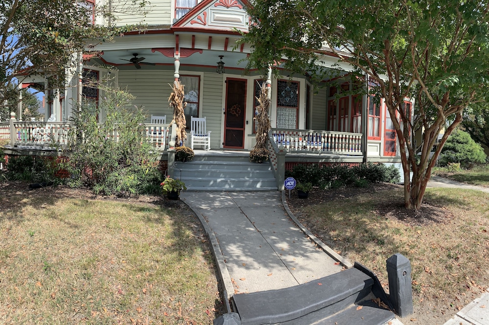 Gillis Grier Bed and Breakfast 26/50