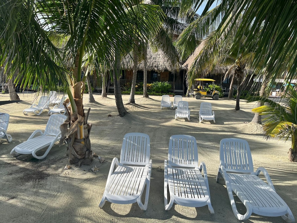 Captain Morgans Retreat 74/80