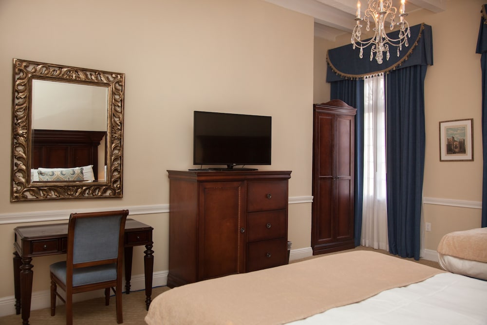 Hotel St Pierre French Quarter 10/78