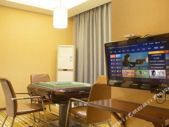 Huamao Hotel 20/23