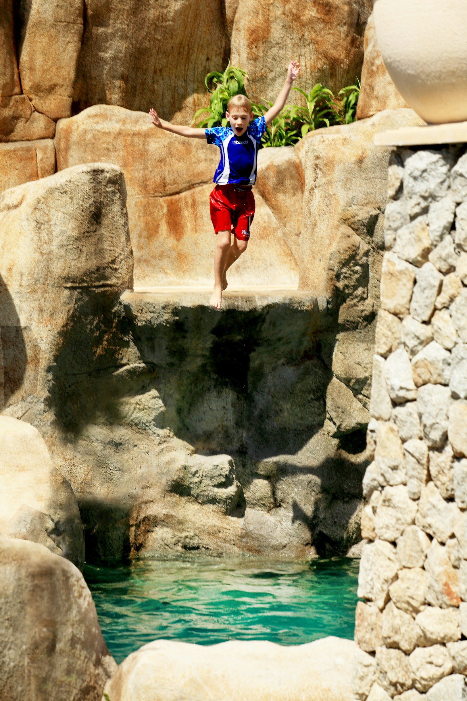 Centara Grand Beach Resort Phuket 37/85