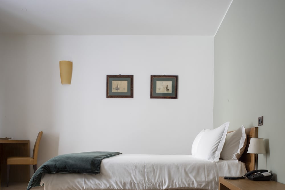 Hotel 99 Cannelle 7/22