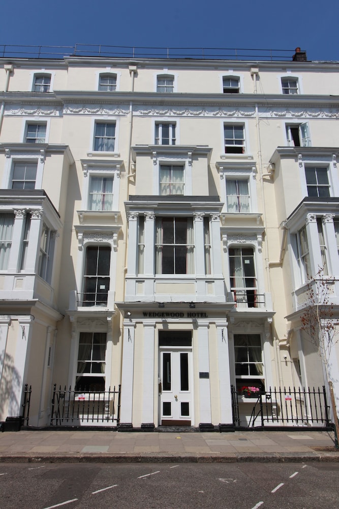 Wedgewood Hotel 4/66