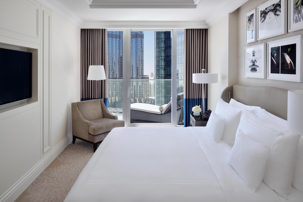 PREMIER, SUITE, KING BED, BURJ VIEW, CITY VIEW