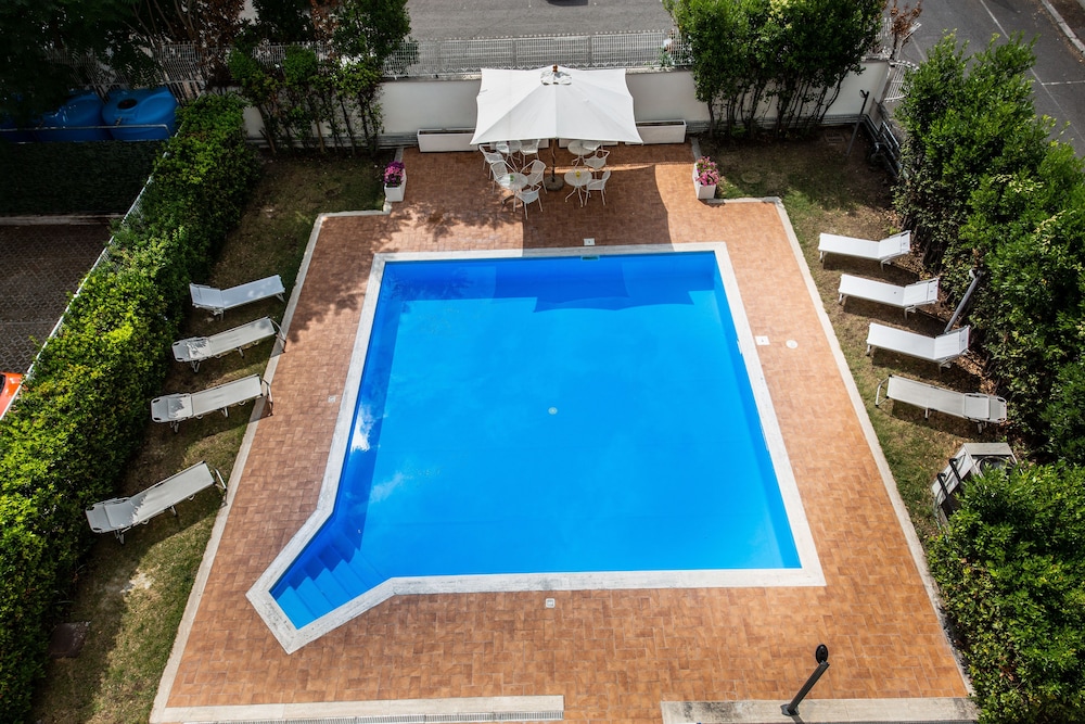 Hotel Roma Tor Vergata 5/60
