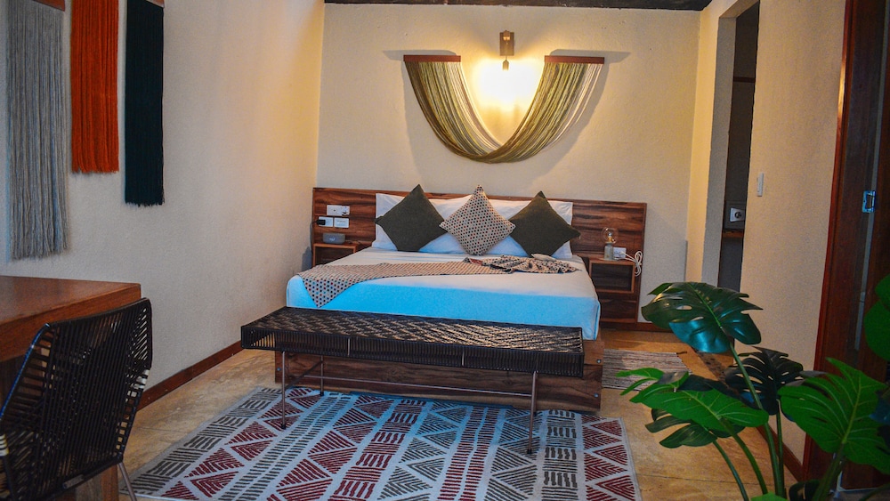 DELUXE, SEA VIEW, BALCONY