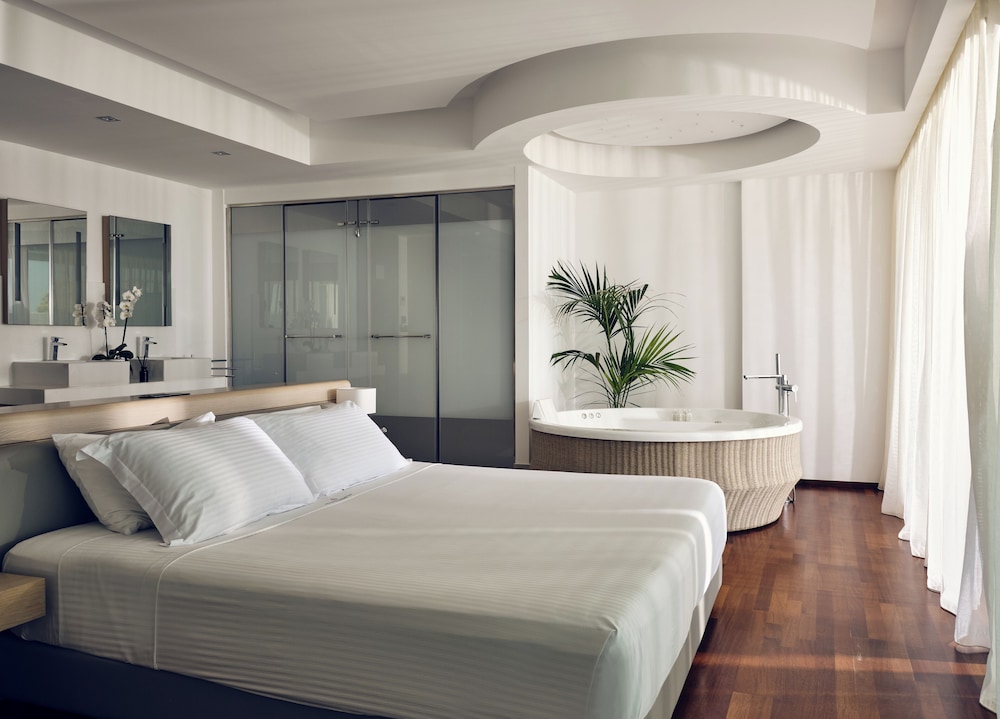 DELUXE, SUITE, SEA VIEW, PRIVATE POOL