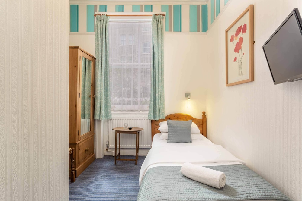 ROOM, SINGLE, PRIVATE BATHROOM