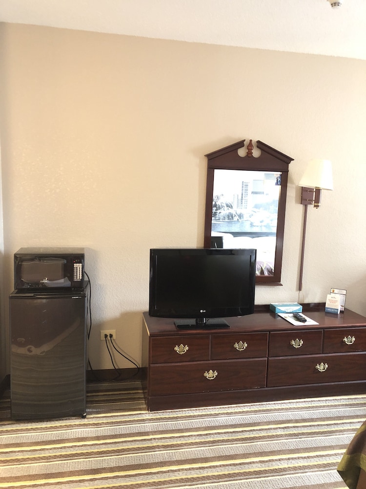 Super 8 By Wyndham Aurora/Naperville Area 5/39