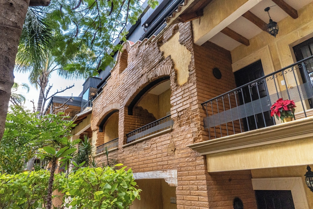 Hotel La Casa de Adobe 2/76