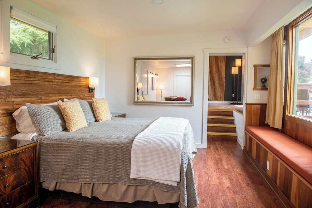 Inn at Buckhorn Cove 16/59