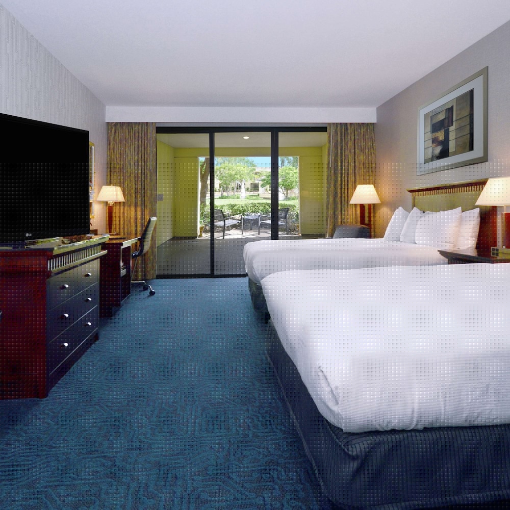 Doubletree By Hilton Newark Fremont 23/76