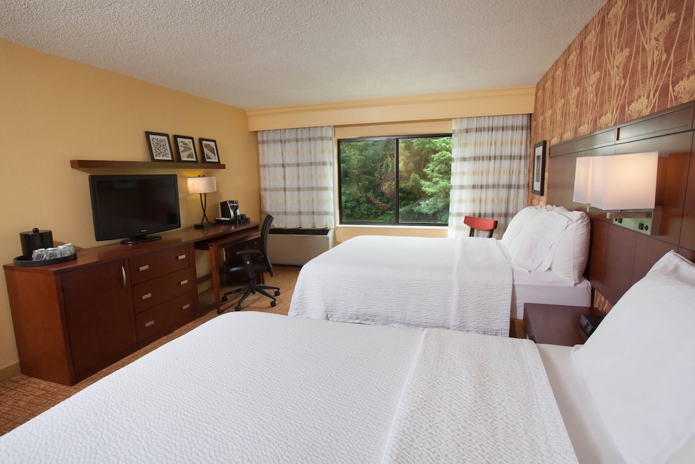 Courtyard By Marriott Burlington Williston 10/65