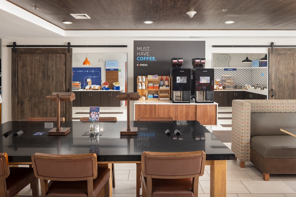 Holiday Inn Express Carrollton, an IHG Hotel 35/47