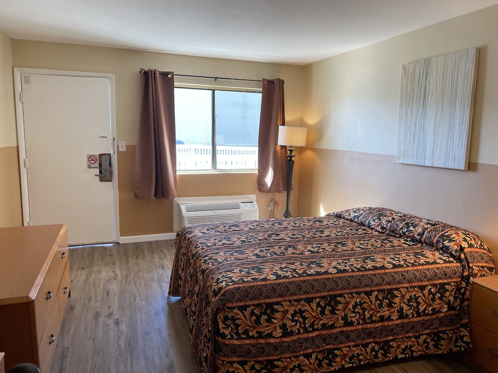 Sea Palace Motel 10/94