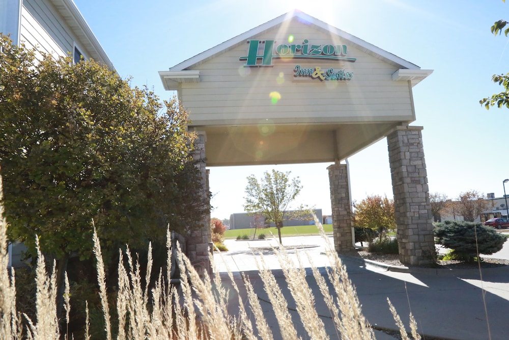 Horizon Inn and Suites 2/62