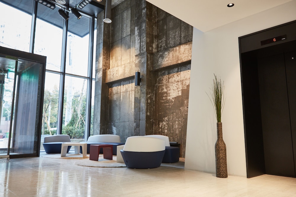 Cocomo Hotel And Gallery 4/54