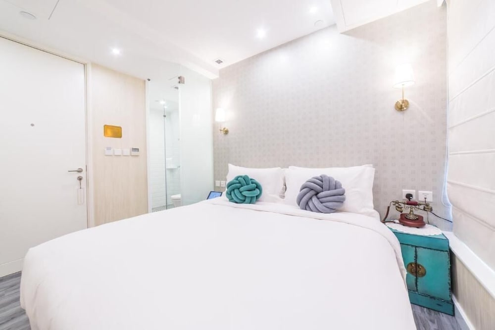 Art, Superior, King Bed
