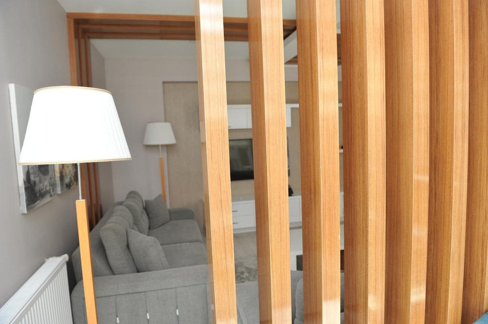 QAMAR PRESTIGE SUITES 22/49
