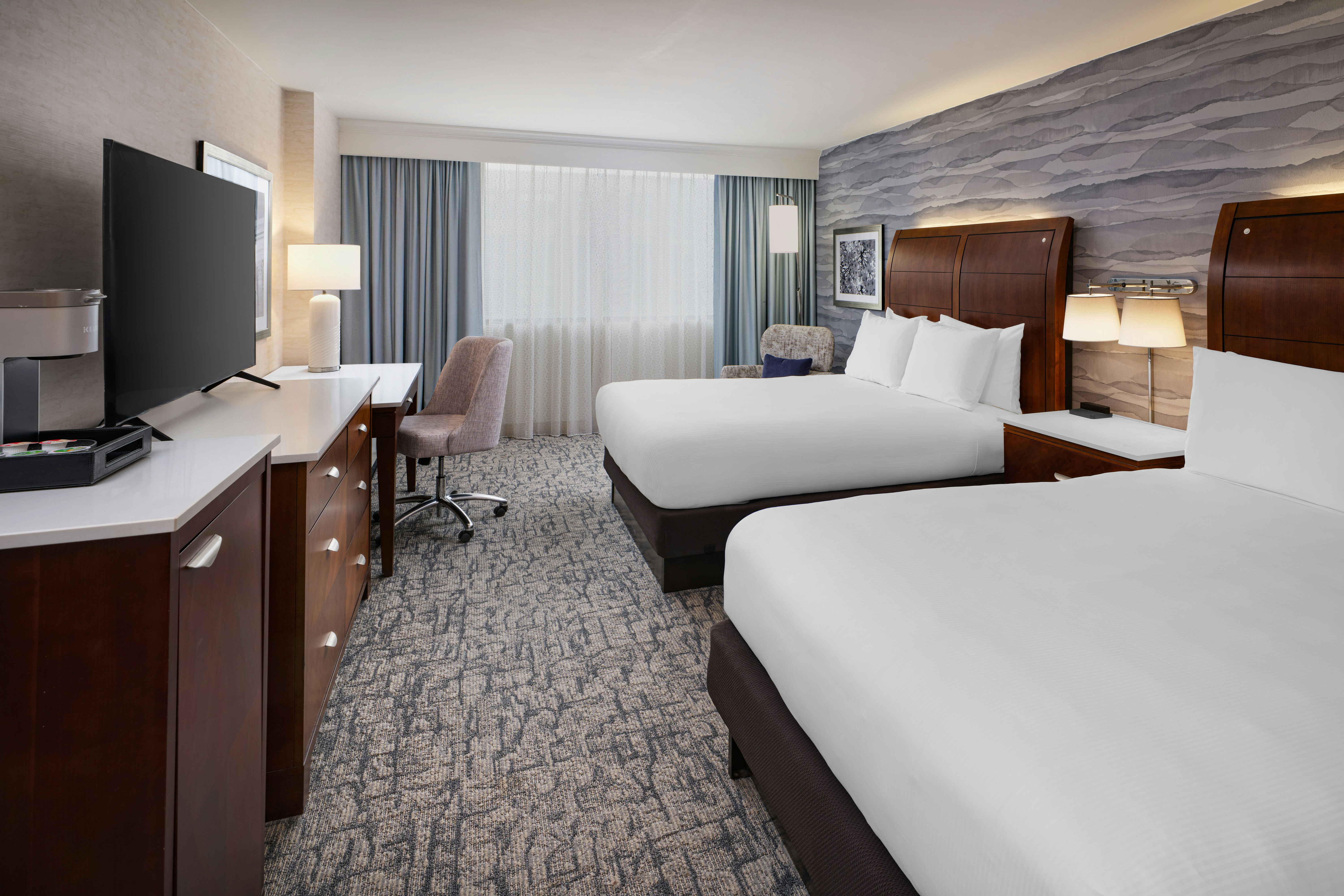 room, 2 queen beds, city view