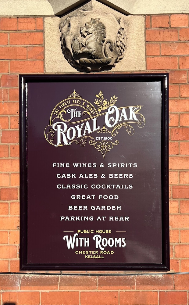 The Royal Oak Hotel And Restaurant 28/49