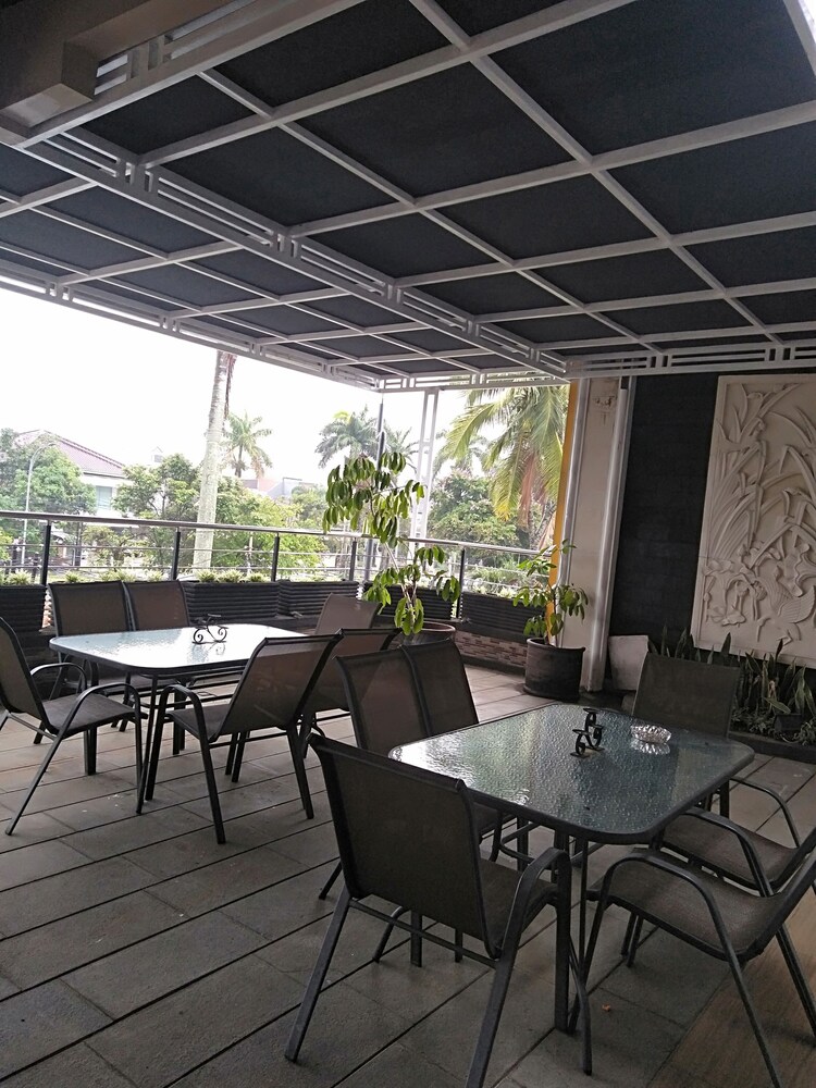 Malang City Boulevard Homestay And Resto 40/55