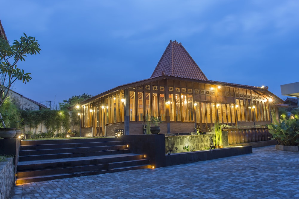 Burza Hotel Yogyakarta 9/49
