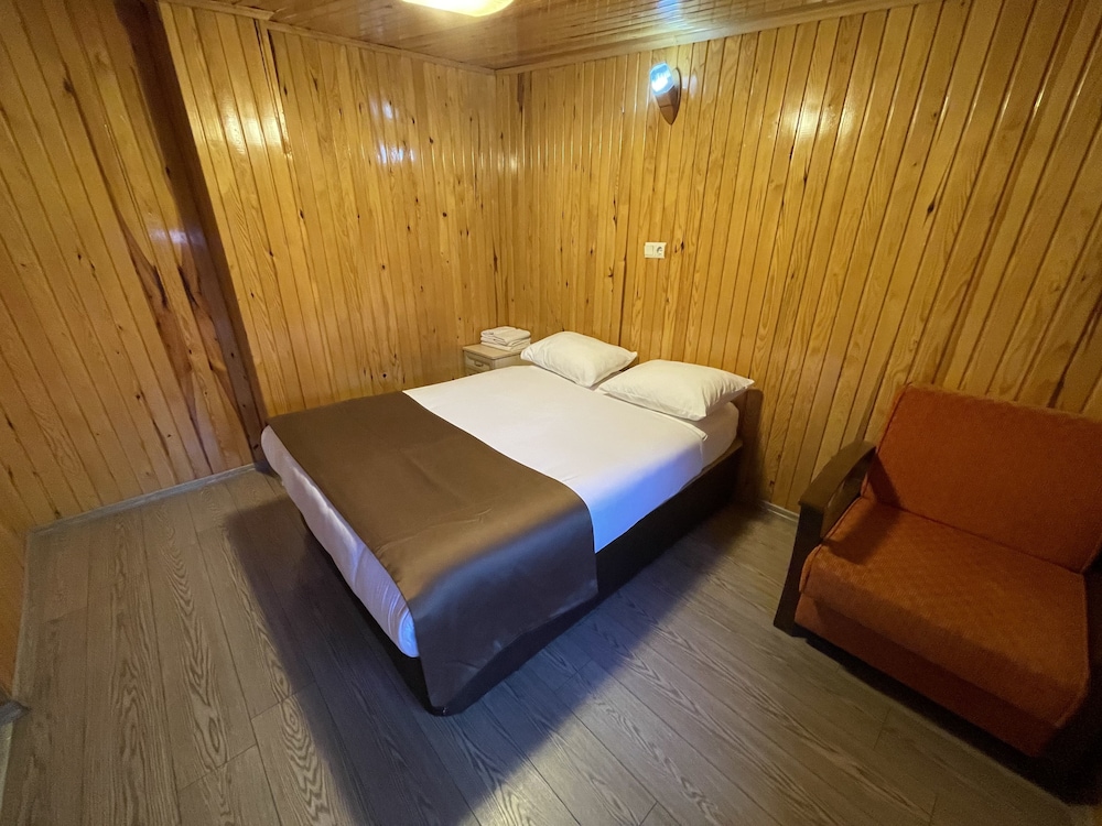 Ozkan Hotel 29/50