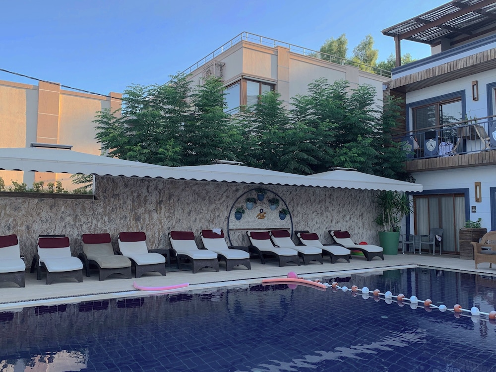 Akkan Beach Hotel 63/68
