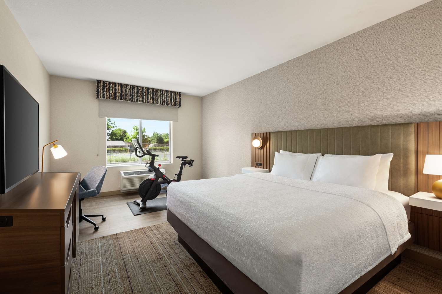Fitness, King Bed