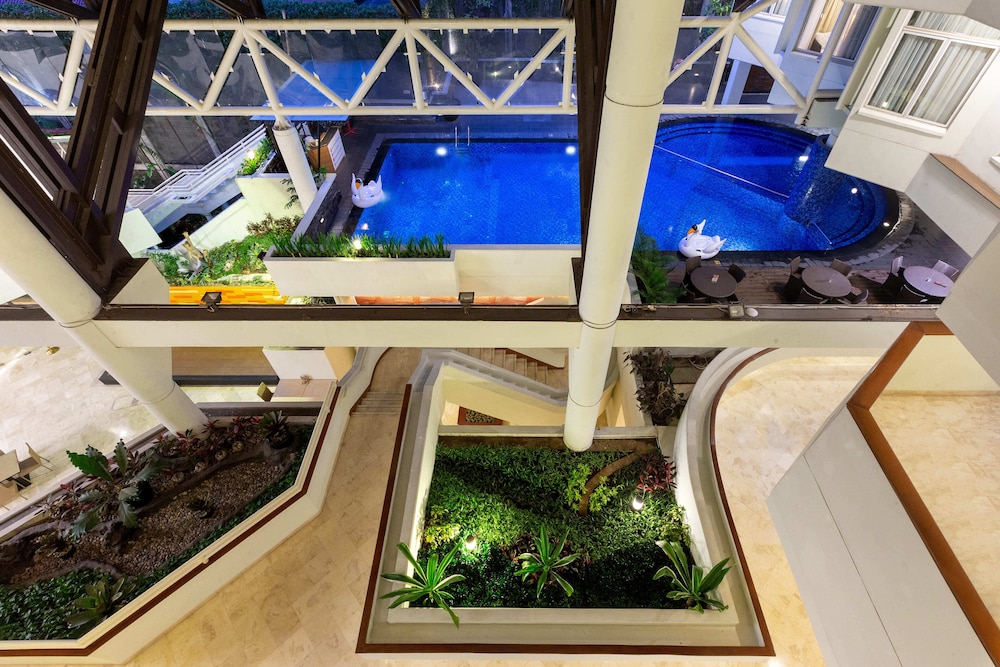 Hotel Santika Bandung 35/51