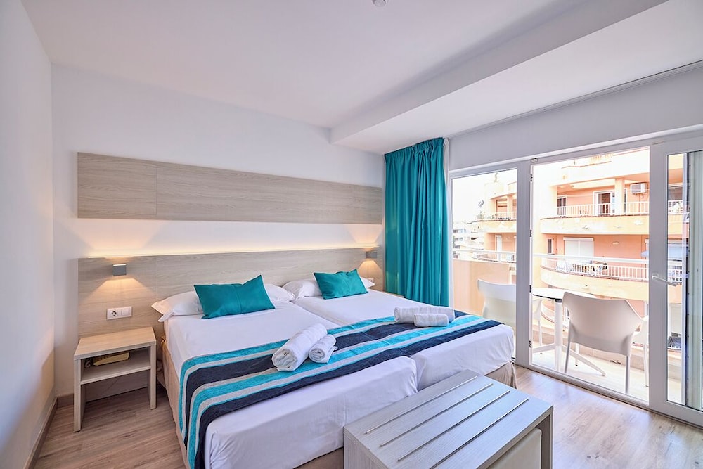 BASIC, DOUBLE BED, BALCONY