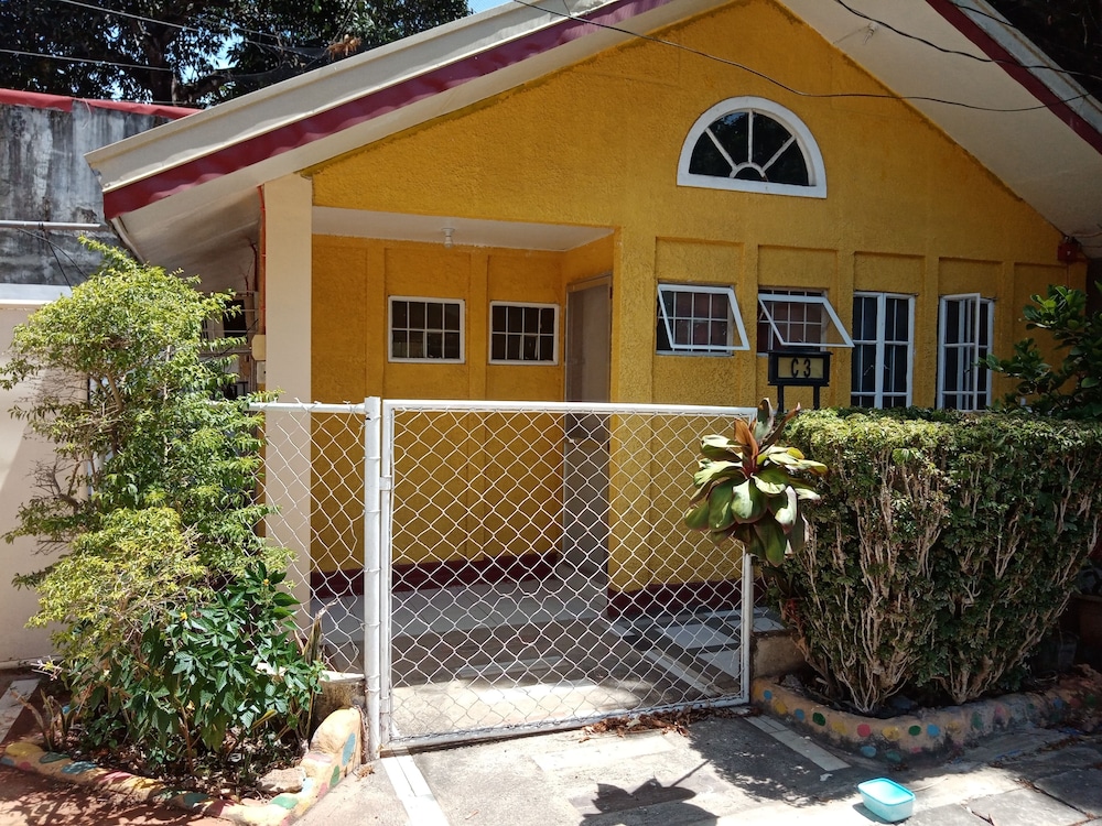 D Lucky Garden Inn 2/48