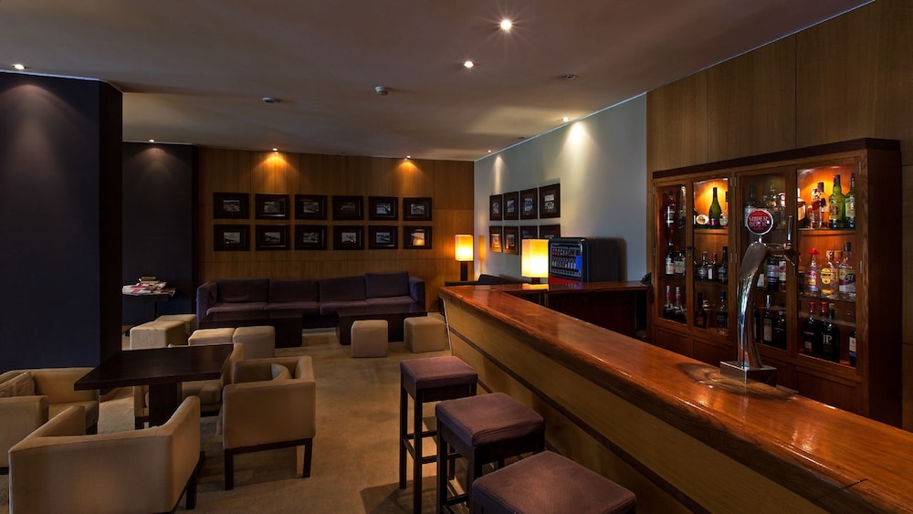 Carcavelos Beach Hotel 41/63