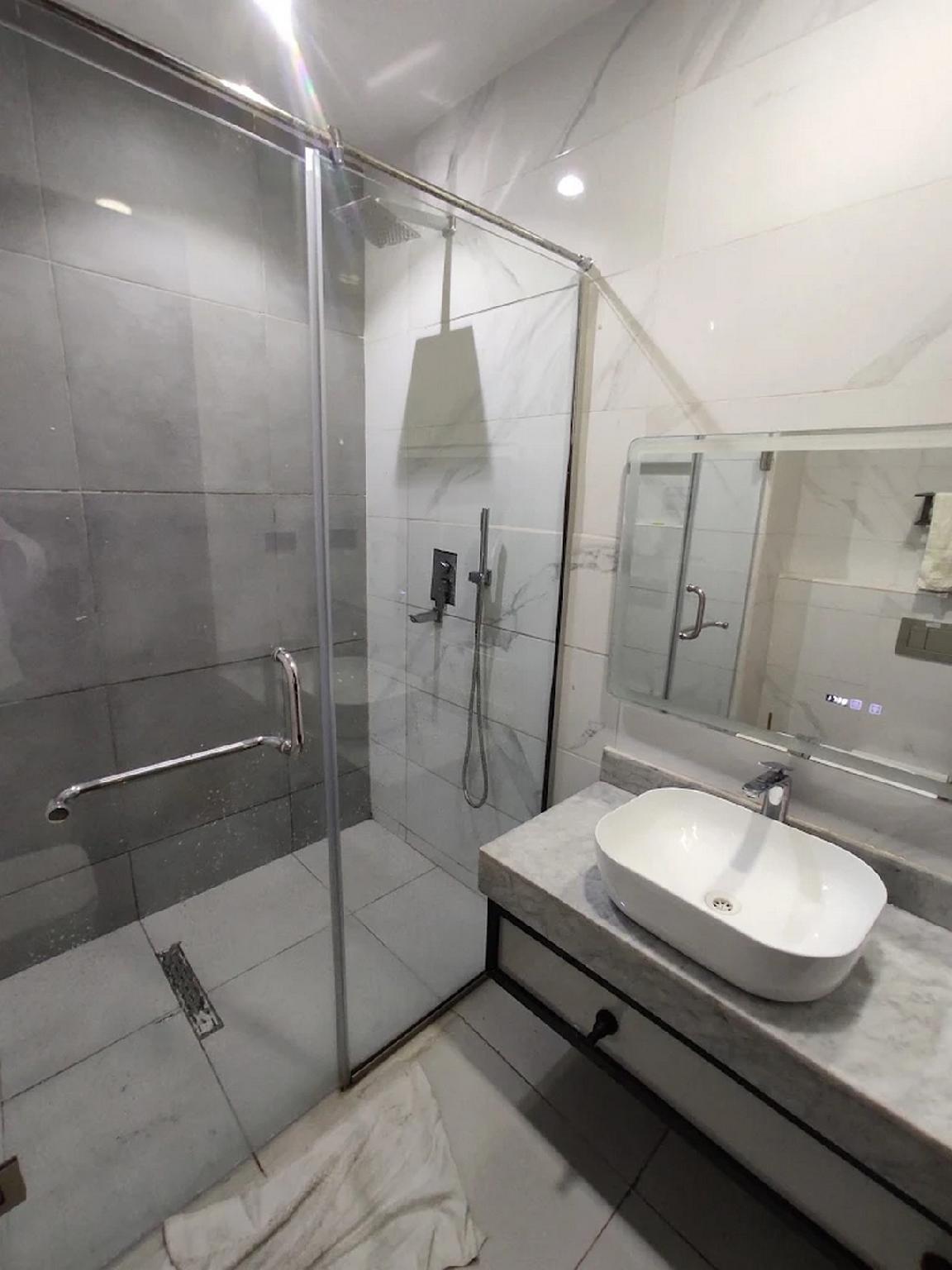 Parklane Hotels Limited 23/23
